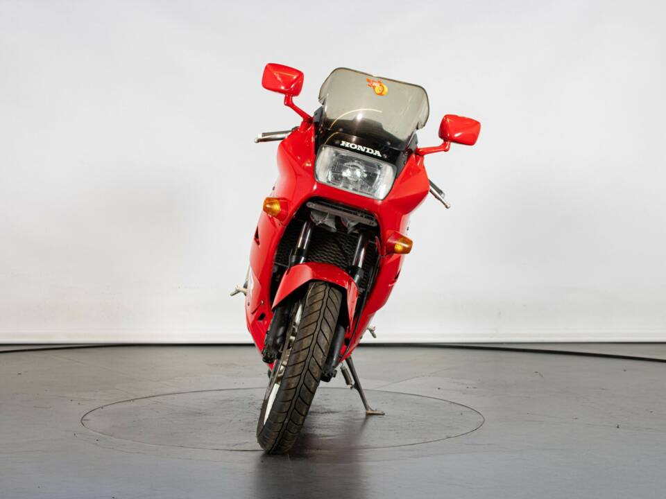 Bild 3/50 von Honda VFR 750R RC 30 (1988)