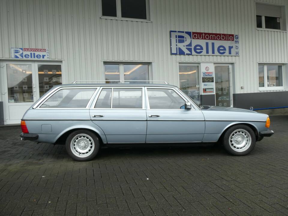 Image 7/21 of Mercedes-Benz 280 TE (1984)