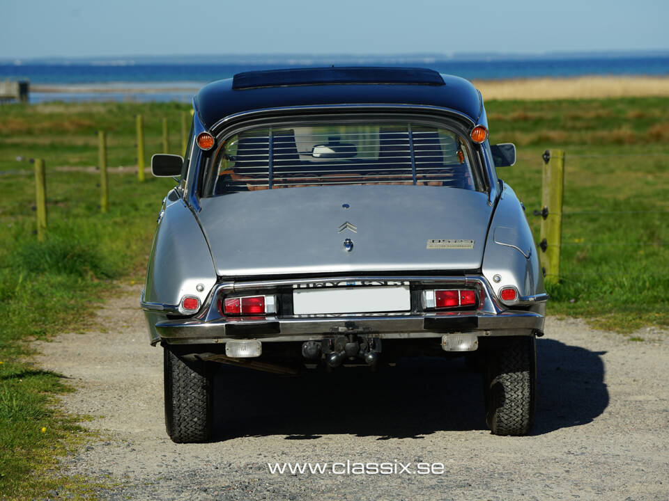 Image 22/24 of Citroën DS 23 IE (1975)