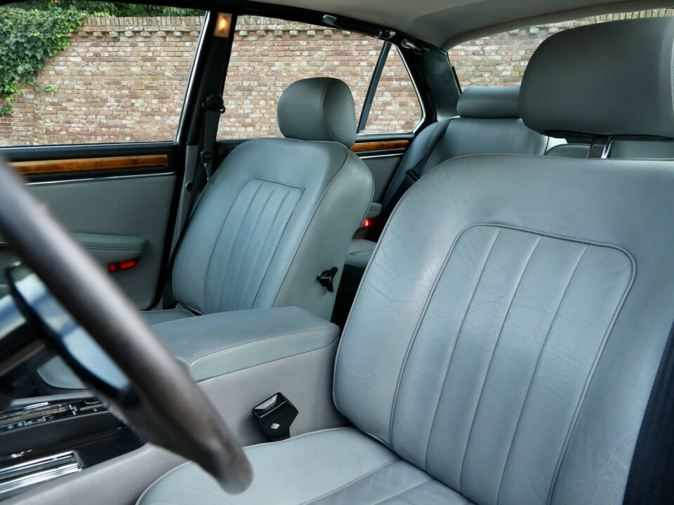 Imagen 27/50 de Jaguar XJ 12 (1985)