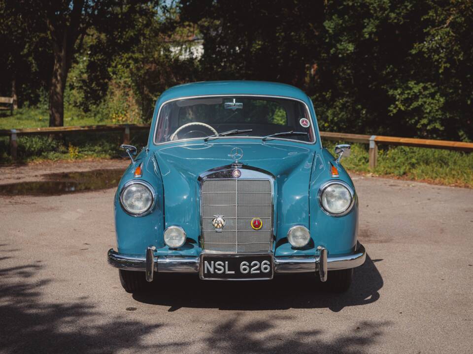 Image 9/50 of Mercedes-Benz 220 a (1956)