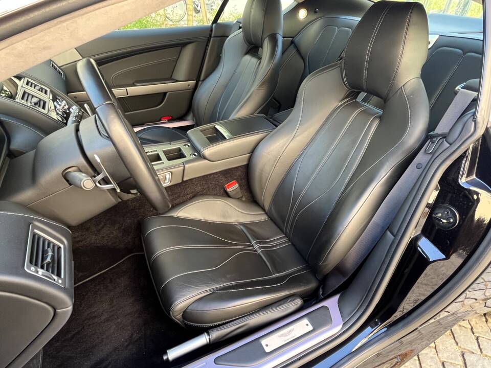 Bild 14/57 von Aston Martin Virage (2011)
