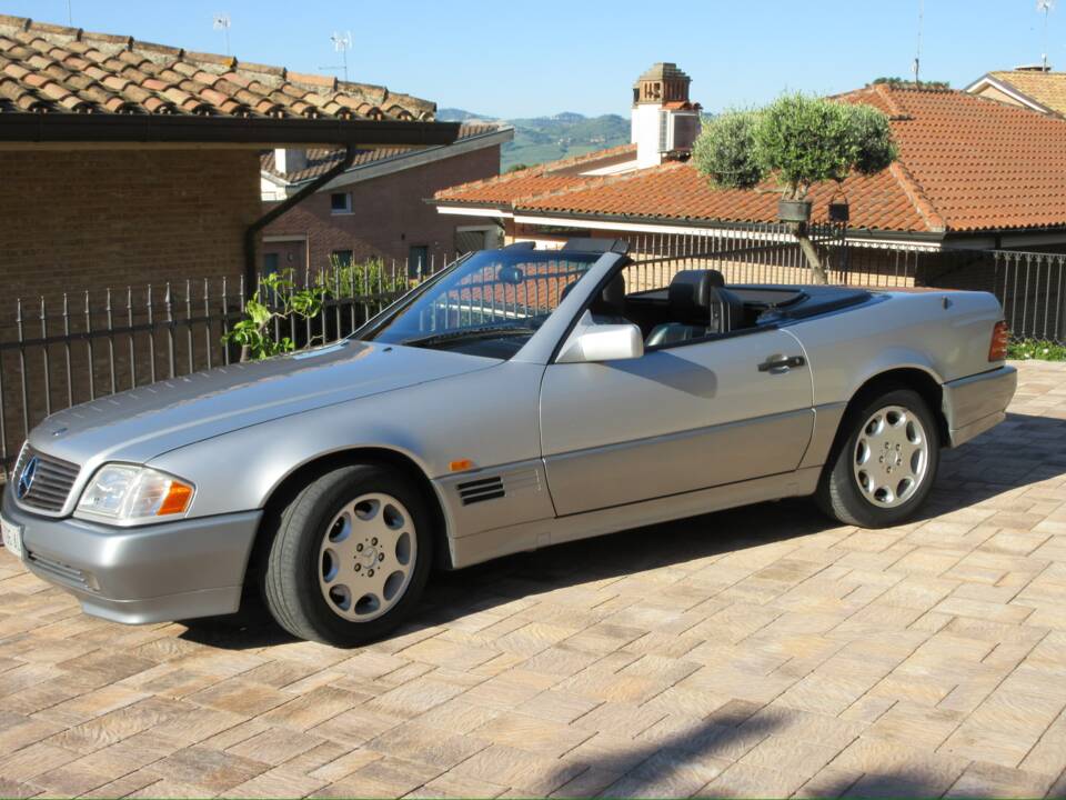 Image 2/39 of Mercedes-Benz SL 320 (1994)