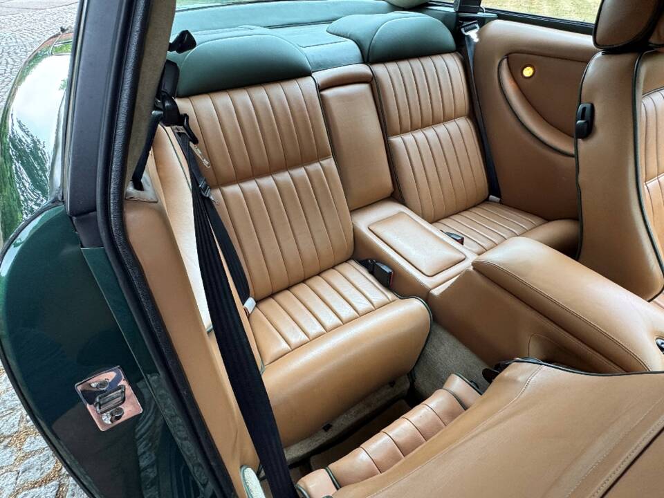 Image 23/30 of Aston Martin V8 Coupé (1996)