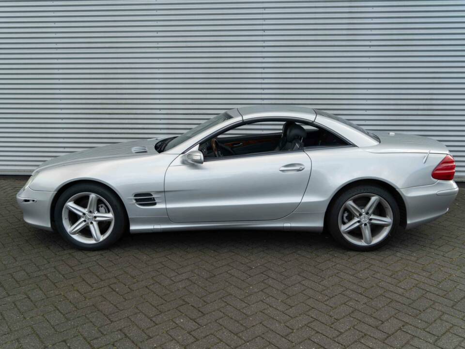 Image 4/6 de Mercedes-Benz SL 500 (2006)