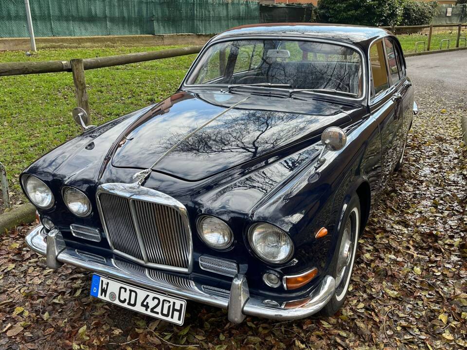 Image 7/51 of Jaguar 420 (1967)