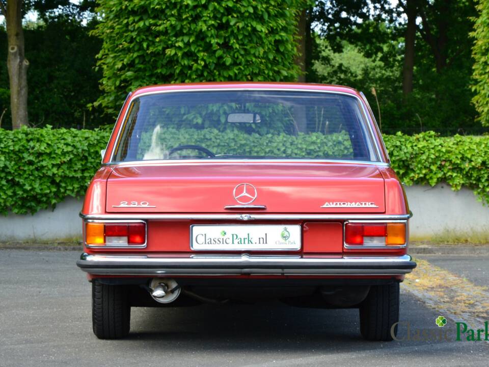 Bild 4/50 von Mercedes-Benz 230/6 (1973)