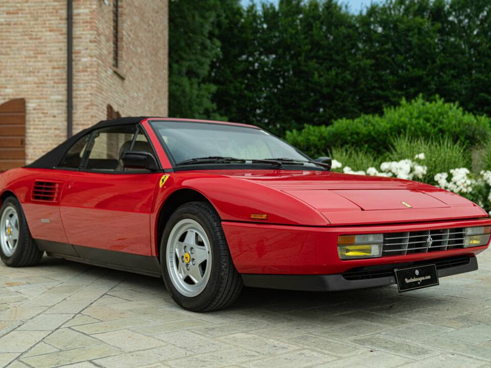 Image 11/50 of Ferrari Mondial T (1991)