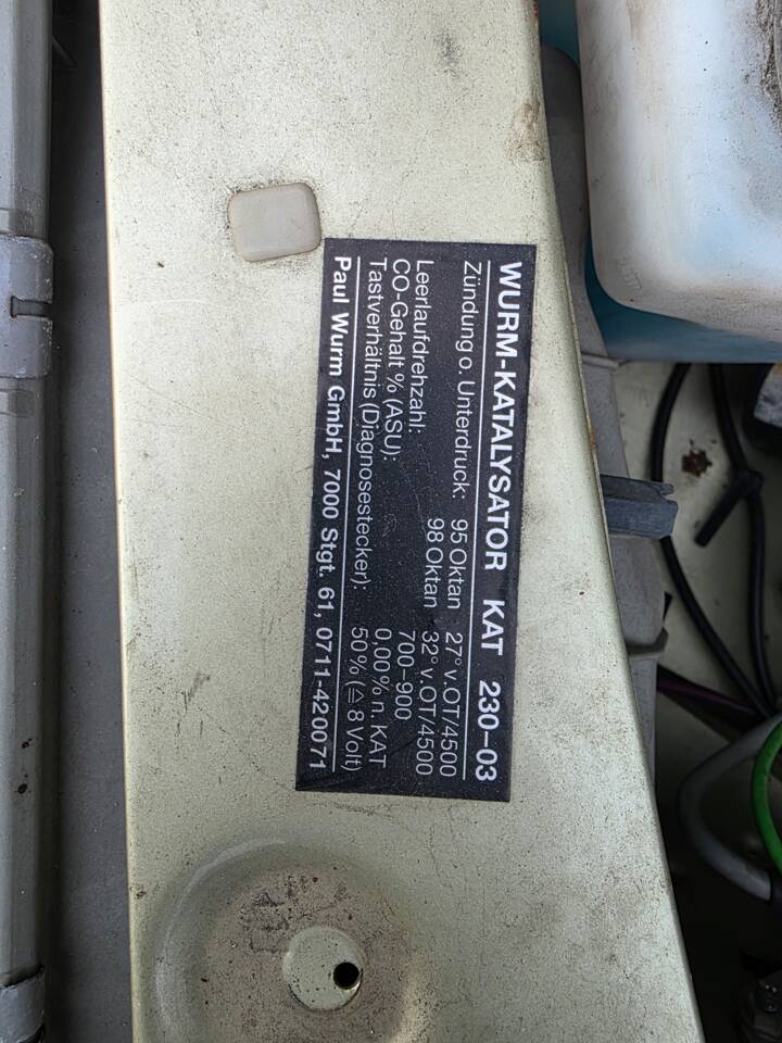 Image 66/73 of Mercedes-Benz 230 E (1985)