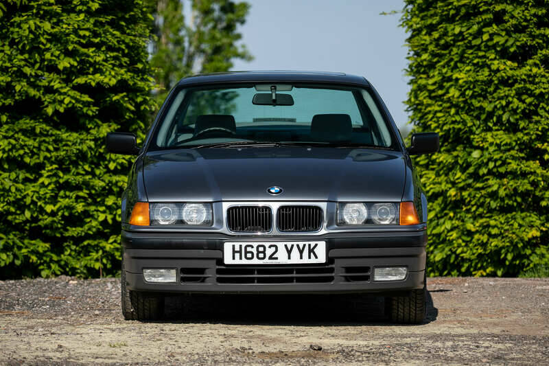 Image 7/50 of BMW 325i (1991)