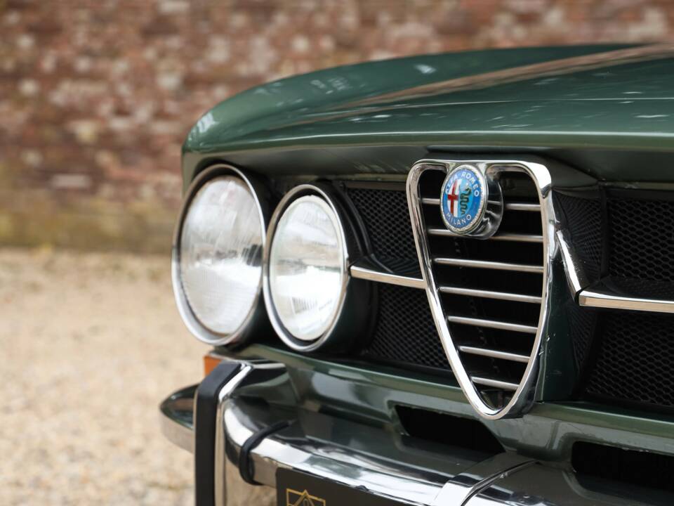 Bild 10/50 von Alfa Romeo 1750 GT Veloce (1971)