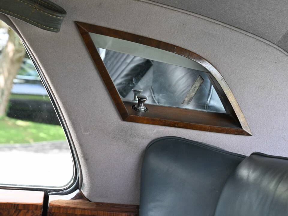 Bild 26/50 von Bentley S 3 (1962)