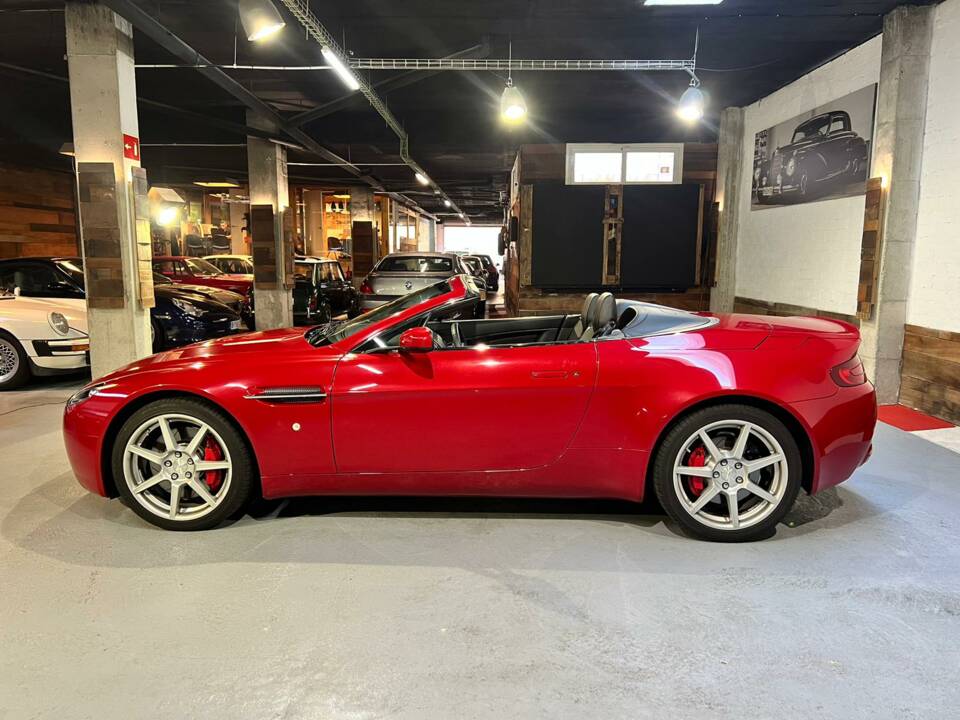 Imagen 32/60 de Aston Martin V8 Vantage Roadster (2008)