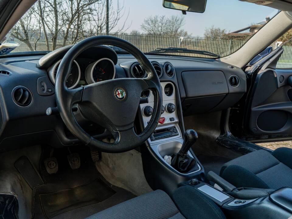 Immagine 5/6 di Alfa Romeo GTV 1.8 Twin Spark (1999)