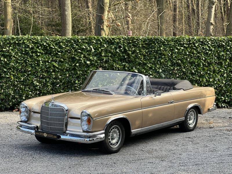 Image 1/22 of Mercedes-Benz 220 SE b (1963)