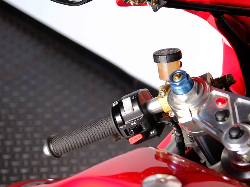 Image 80/94 of Bimota 500 V-Due (2003)