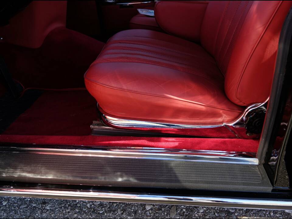 Image 13/20 of Mercedes-Benz 300 SE (1962)