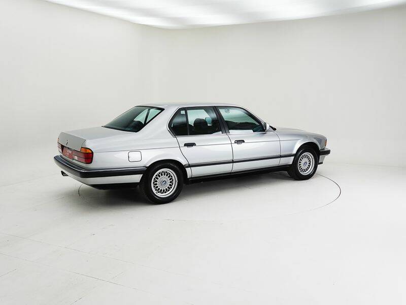 Immagine 2/15 di BMW 730i (1989)