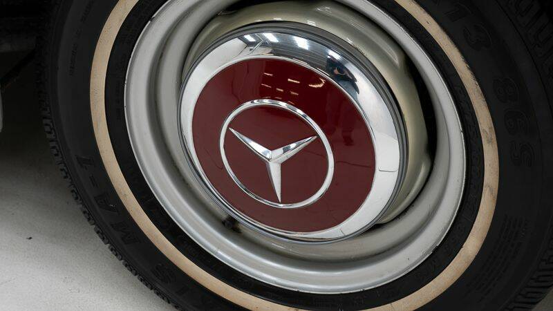 Image 12/15 of Mercedes-Benz 190 SL (1962)