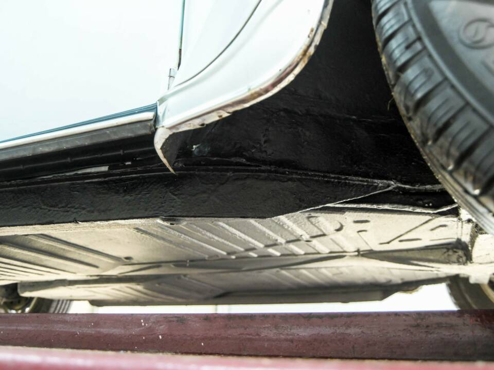 Bild 44/50 von Volkswagen Käfer 1303 LS (1976)