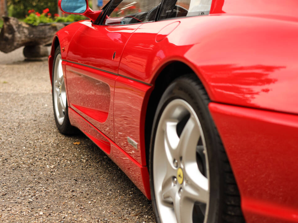 Immagine 58/76 di Ferrari F 355 F1 GTS (1997)