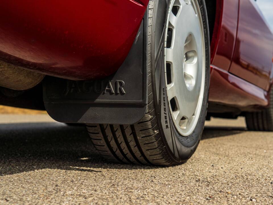 Imagen 35/50 de Jaguar XJRS 6.0 (1993)