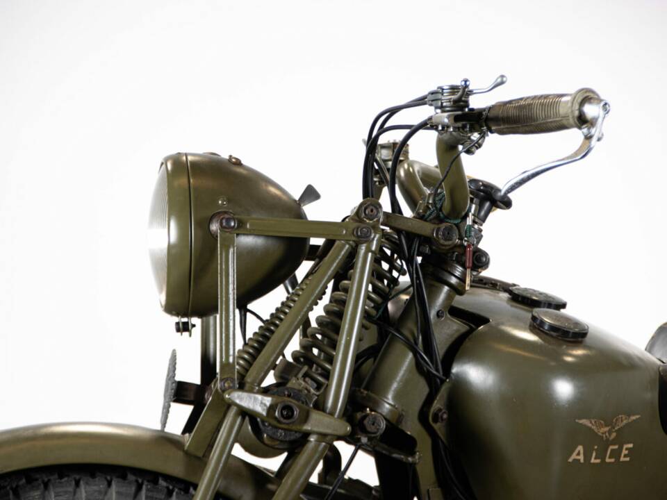 Bild 47/50 von Moto Guzzi DUMMY (1943)