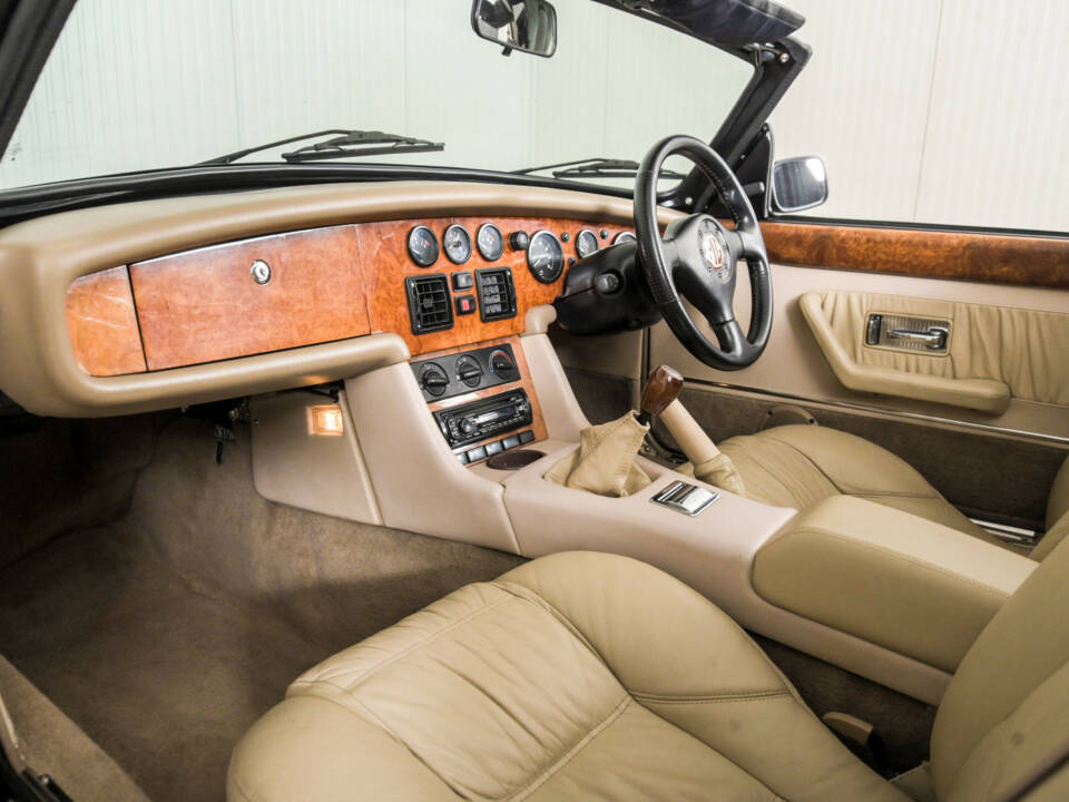 Bild 12/50 von MG RV8 (1993)