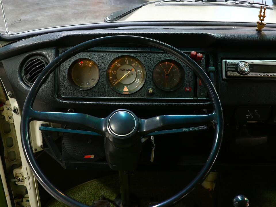 Bild 31/38 von Volkswagen T2b Camper (1974)