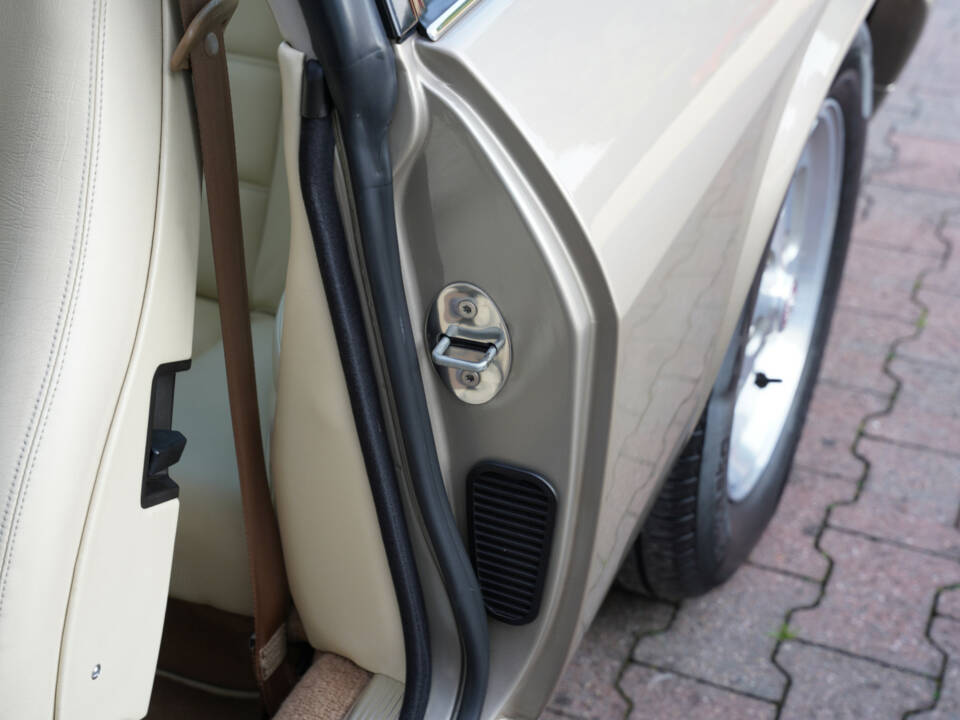 Afbeelding 25/50 van Jaguar XJS 4.0 (1995)