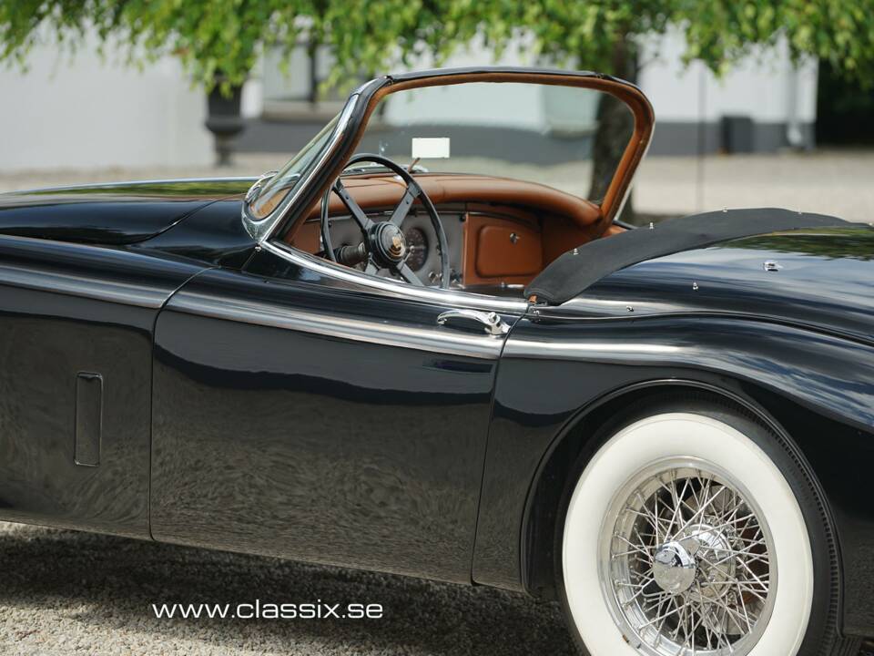 Image 7/15 of Jaguar XK 150 OTS (1958)