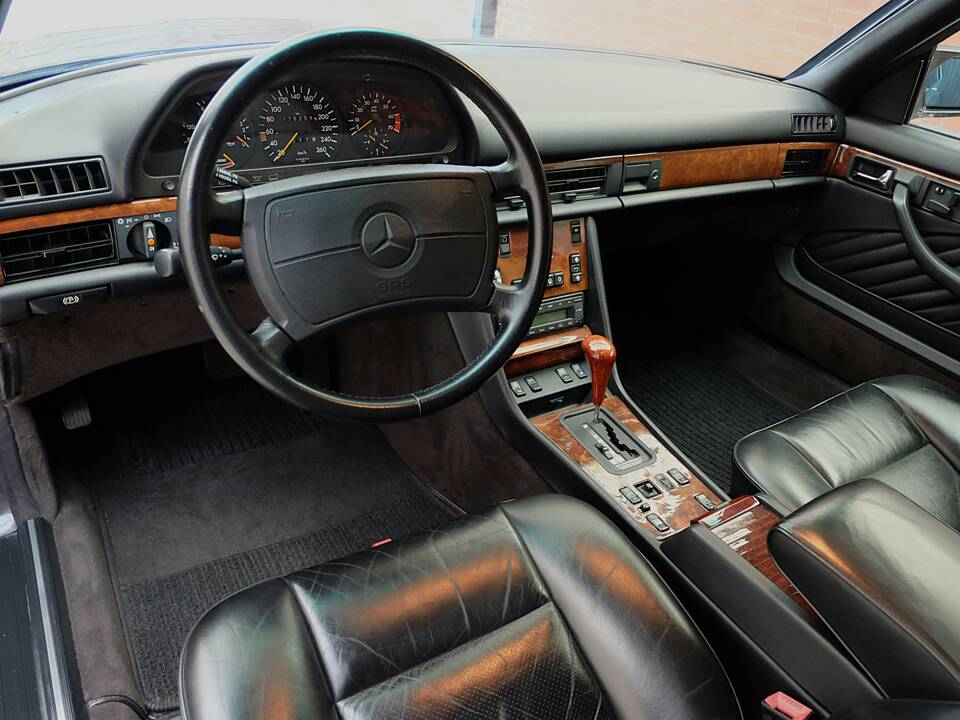 Imagen 10/79 de Mercedes-Benz 560 SEC (1991)