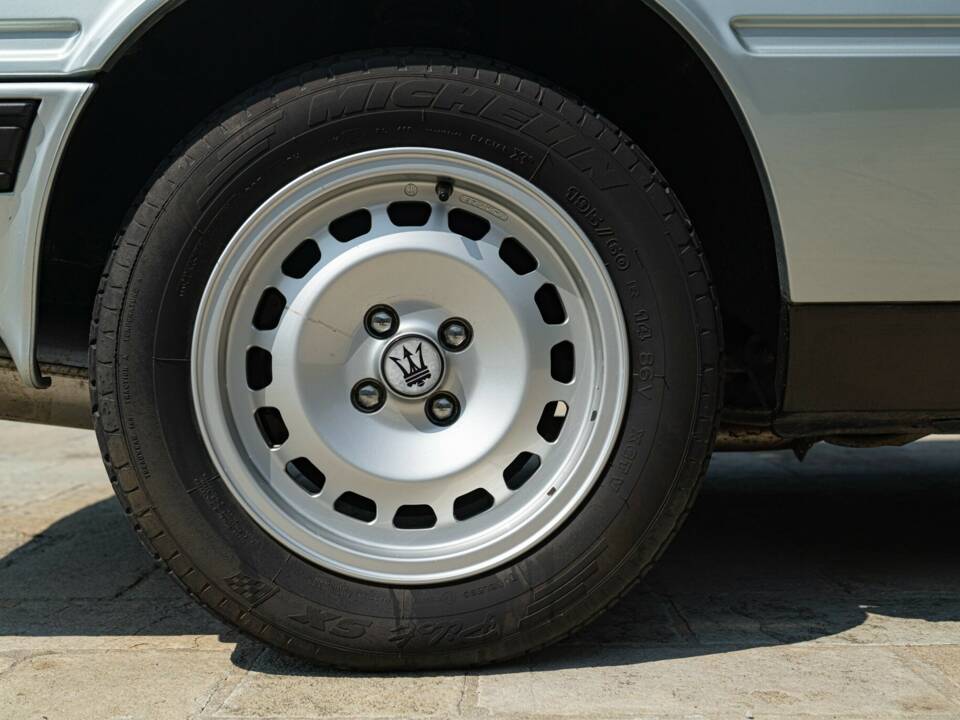 Bild 25/50 von Maserati Biturbo i (1988)