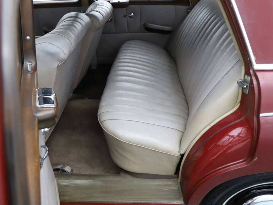 Immagine 20/34 di Mercedes-Benz 220 S (1957)