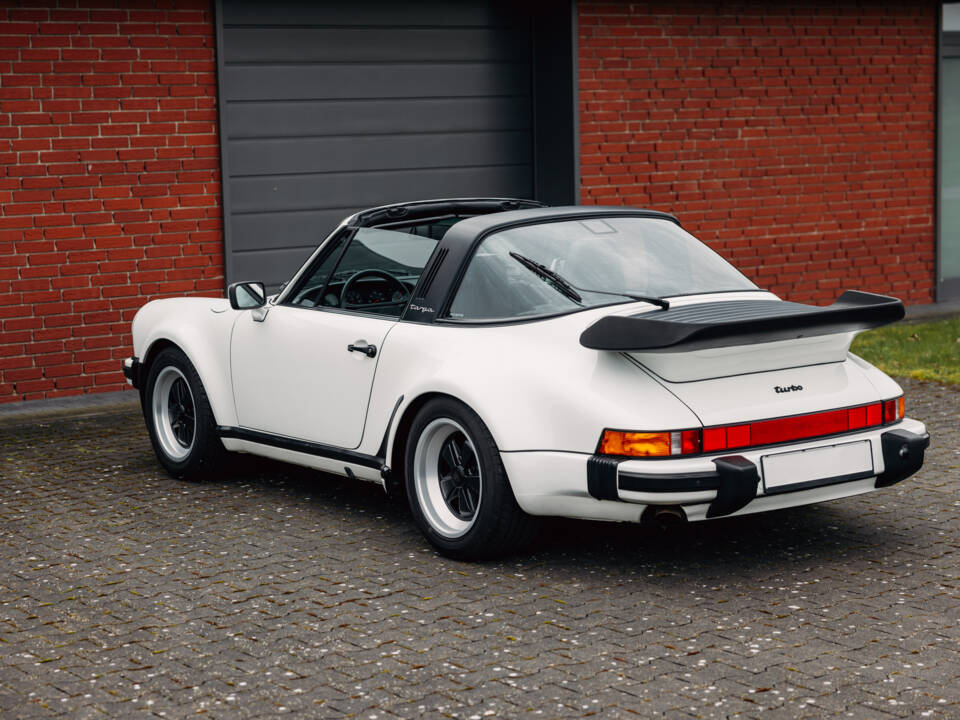 Afbeelding 41/55 van Porsche 911 Turbo 3.3 (1988)