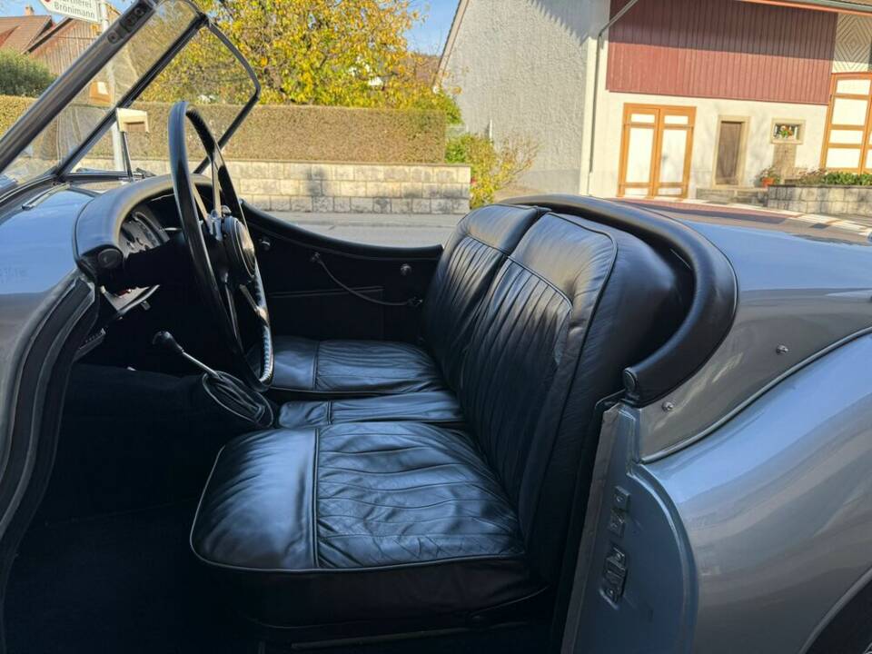 Image 8/21 of Jaguar XK 120 SE OTS (1954)