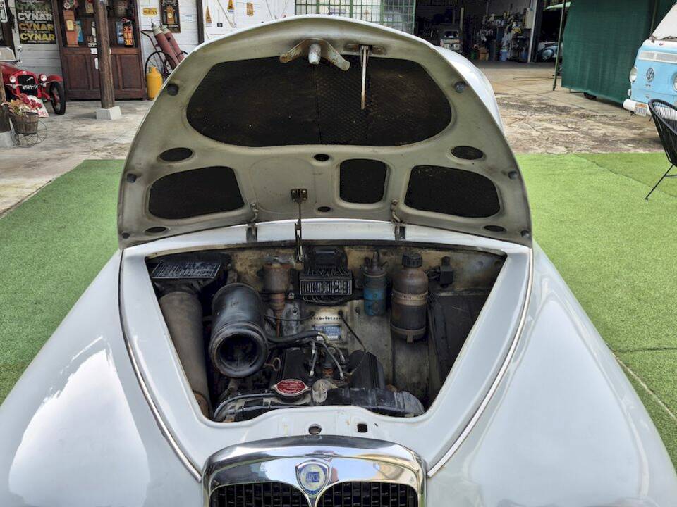 Image 46/53 of Lancia Appia C10 (1957)