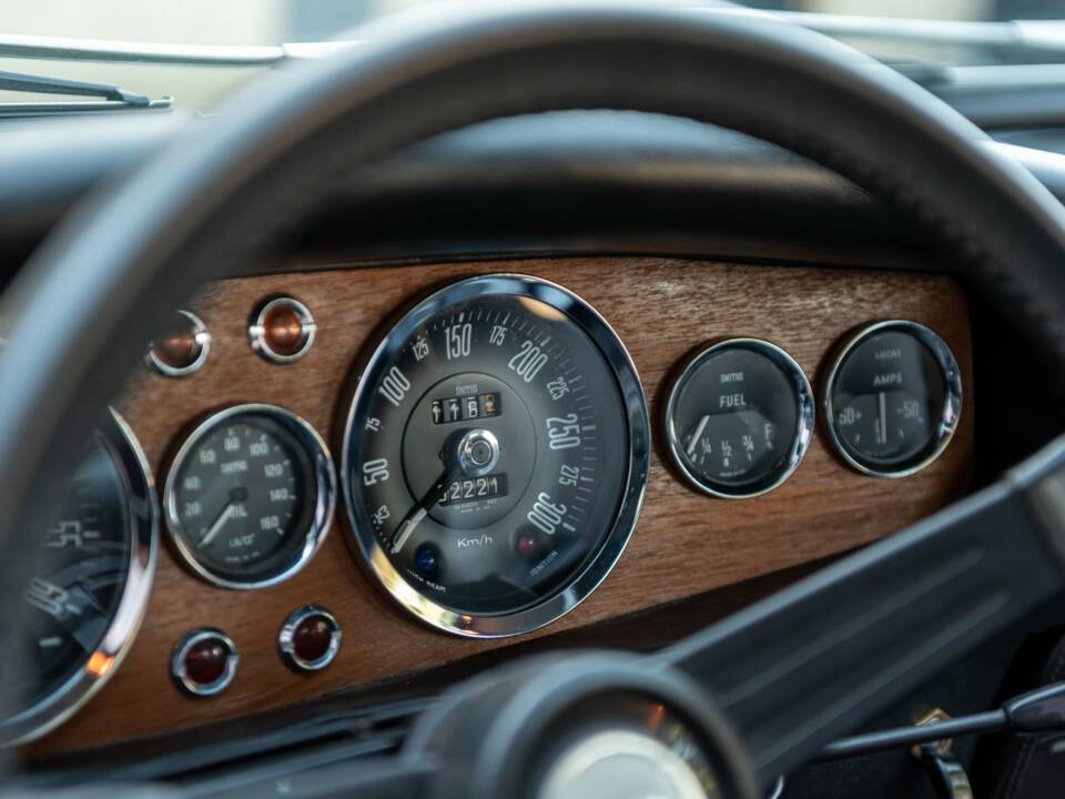 Immagine 30/50 di Aston Martin DBS Vantage (1969)