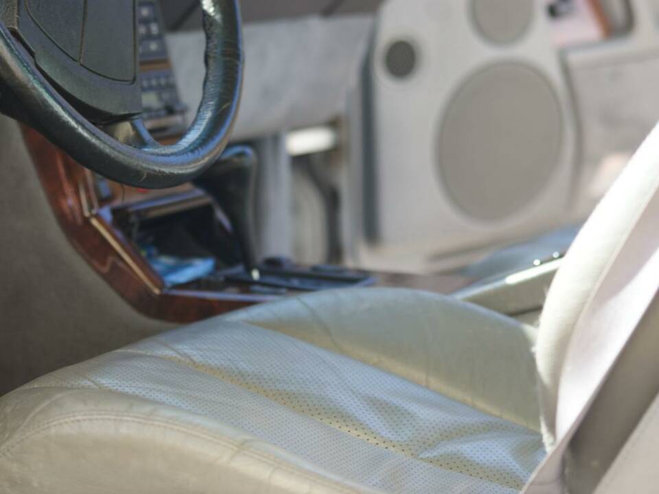 Immagine 31/50 di Mercedes-Benz 300 SL-24 (1989)