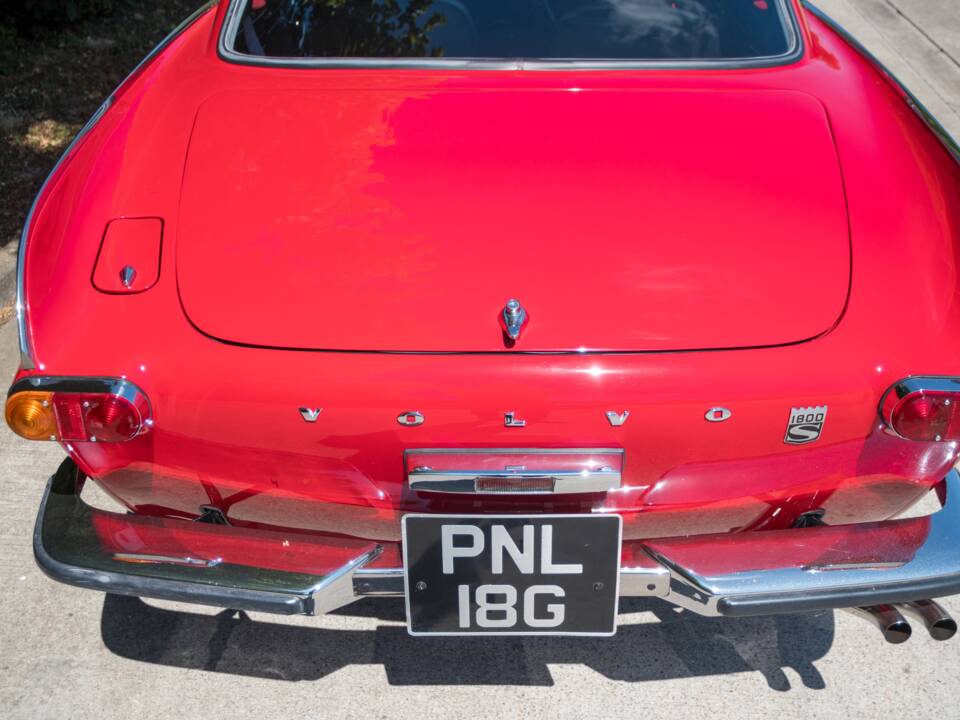 Image 31/50 of Volvo 1800 S (1968)