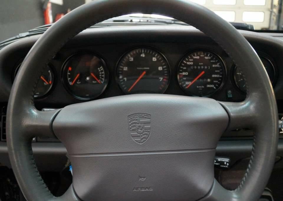 Image 9/50 of Porsche 911 Carrera (1995)