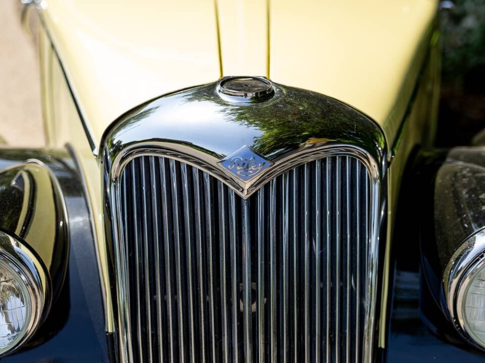 Image 24/50 of Riley 2.5 Litre RMB (1949)