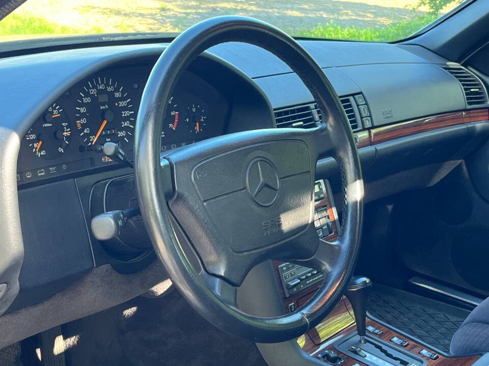 Image 17/44 of Mercedes-Benz 400 SEL (1992)