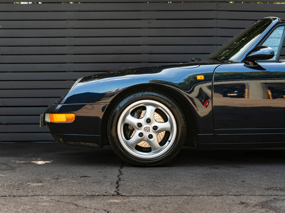 Image 15/47 of Porsche 911 Carrera (1997)