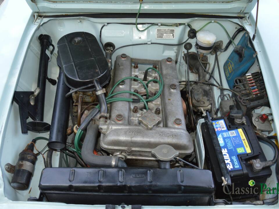 Image 14/50 de Alfa Romeo Giulia 1300 (1967)