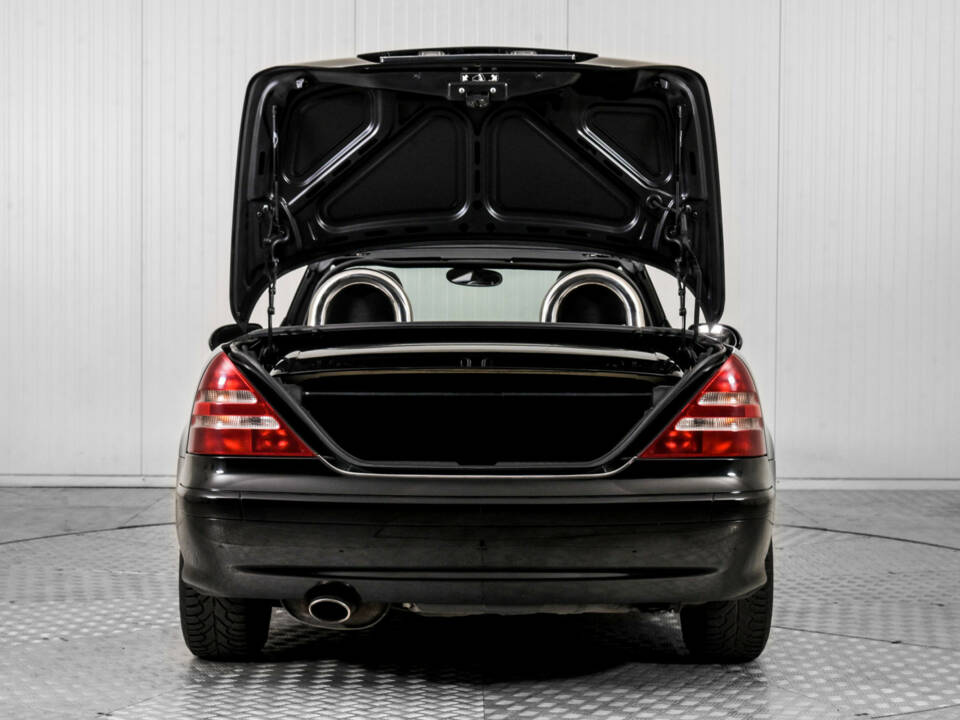 Image 45/50 of Mercedes-Benz SLK 200 Kompressor (2001)