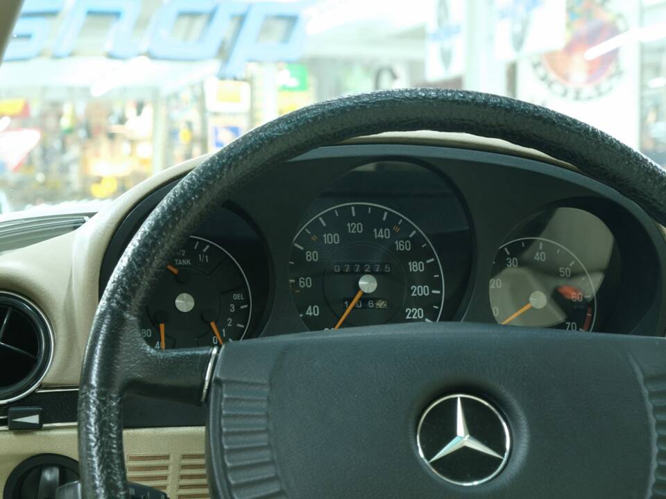 Image 27/50 de Mercedes-Benz 350 SLC (1973)