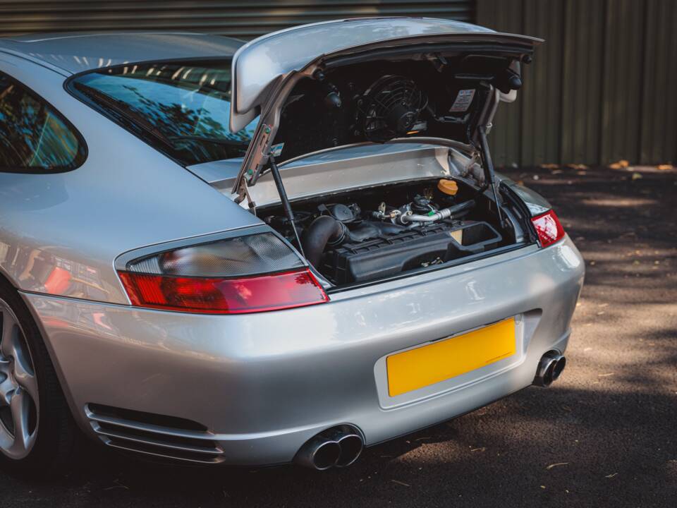 Obraz 14/38 pojazdu Porsche 911 Turbo (2001)