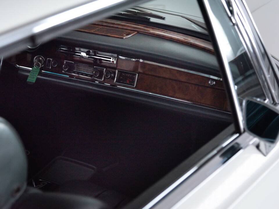Image 28/38 of Mercedes-Benz 280 SE 3,5 (1970)