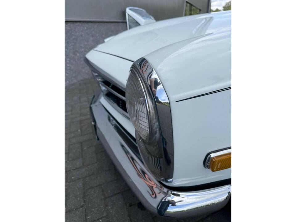 Image 19/50 of Mercedes-Benz 280 SL (1968)